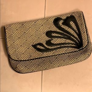 Black strawpaper clutch